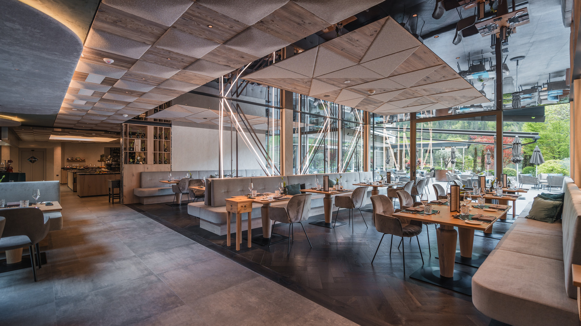 Gourmet delights at the 5-star hotel near Meran Gourmet delights at the 5-star hotel near Meran