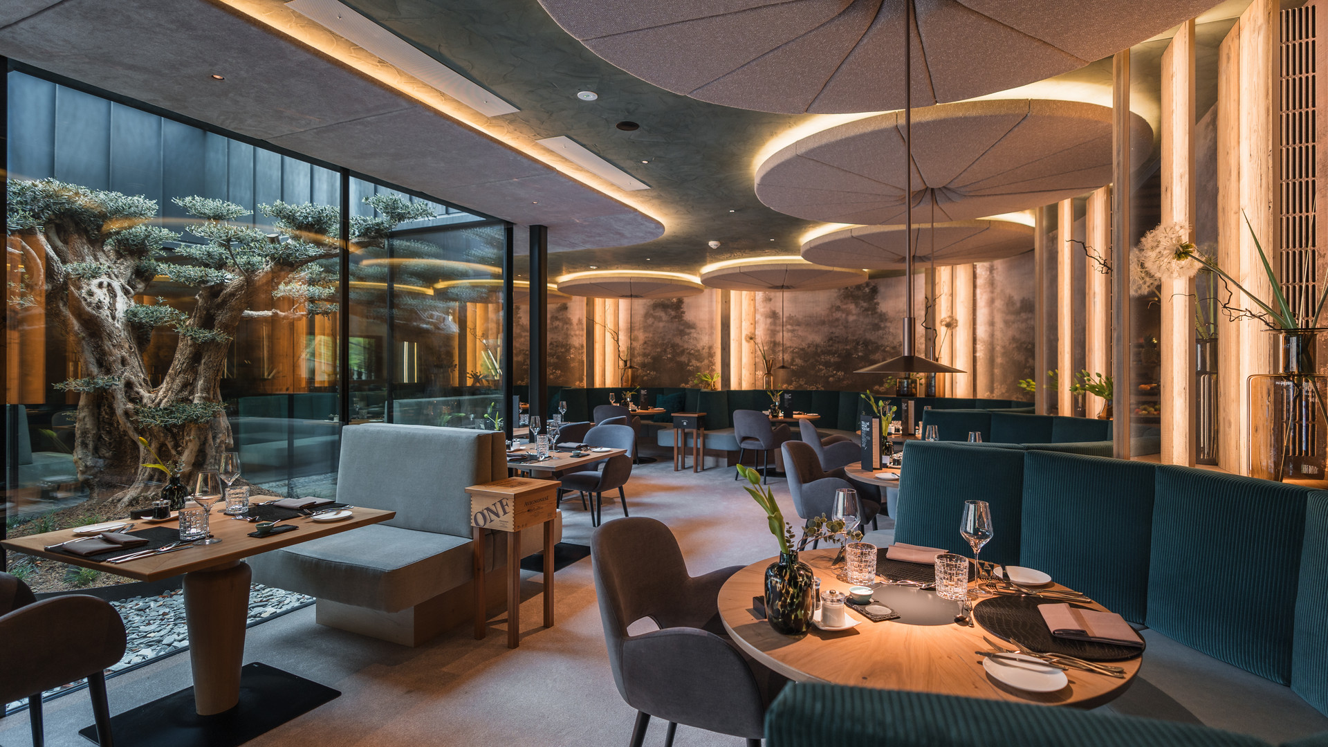 Gourmet delights at the 5-star hotel near Meran Gourmet delights at the 5-star hotel near Meran